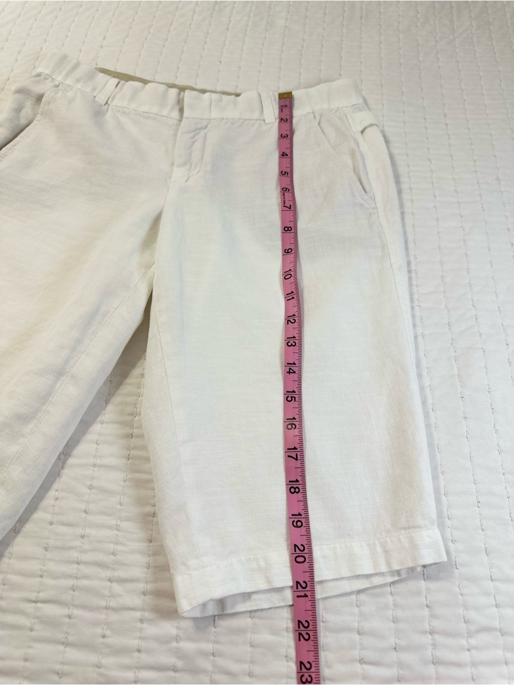 Vince Bermuda Shorts
Women's Size 6 White Cotton/Linen Stretch Flat Front Chino - Picture 4 of 13
